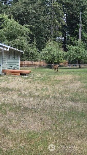 4th image of 7619 Illahee Road NE