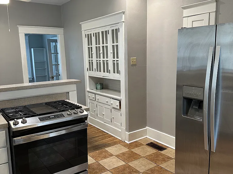 1605 Villa Pl — Photo 3