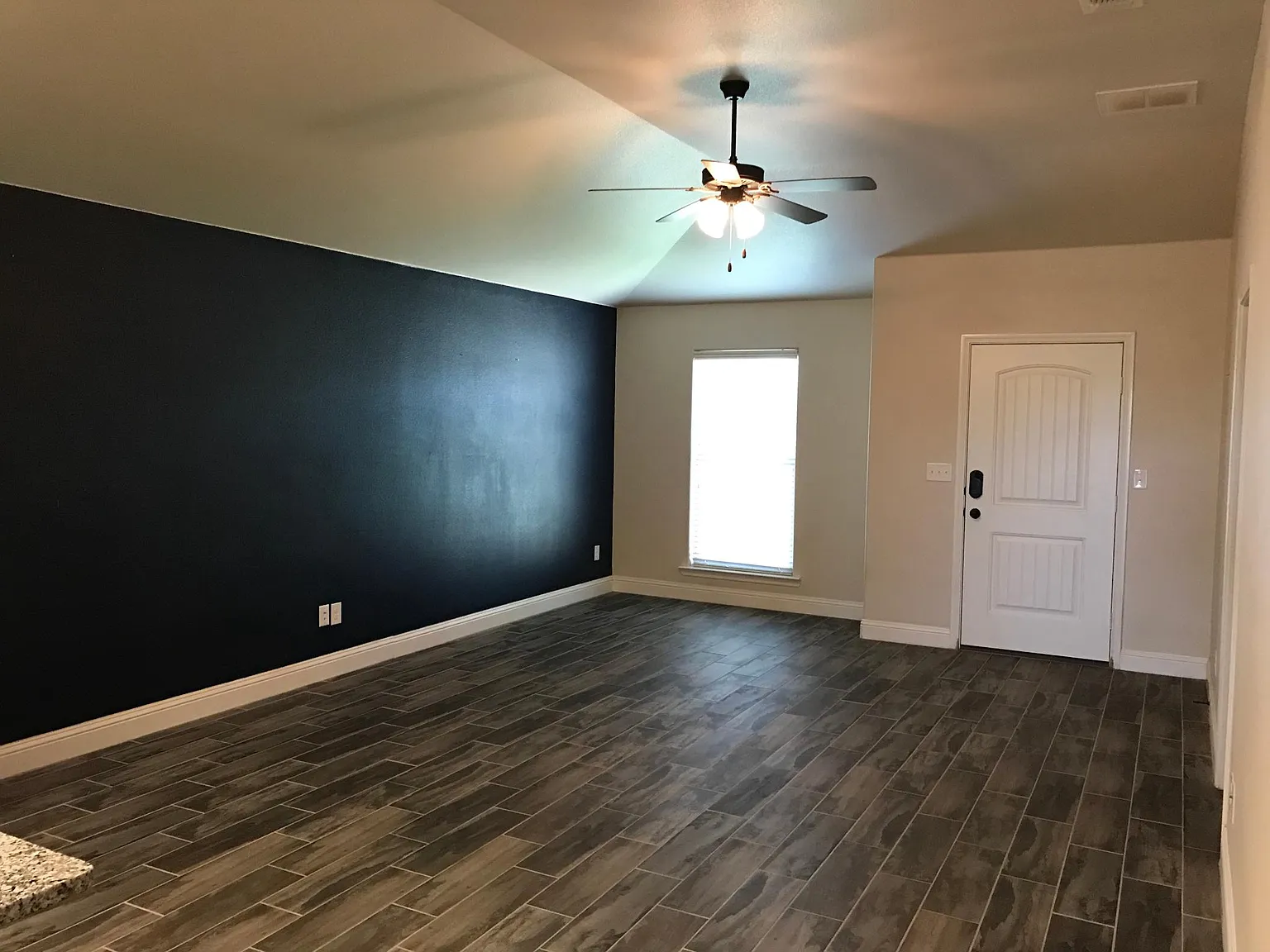 3 bed, 1450 sqft, $1,750 — Photo 2