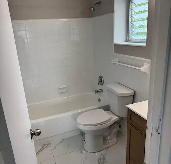 2285 NE 172nd St #12 — Photo 3