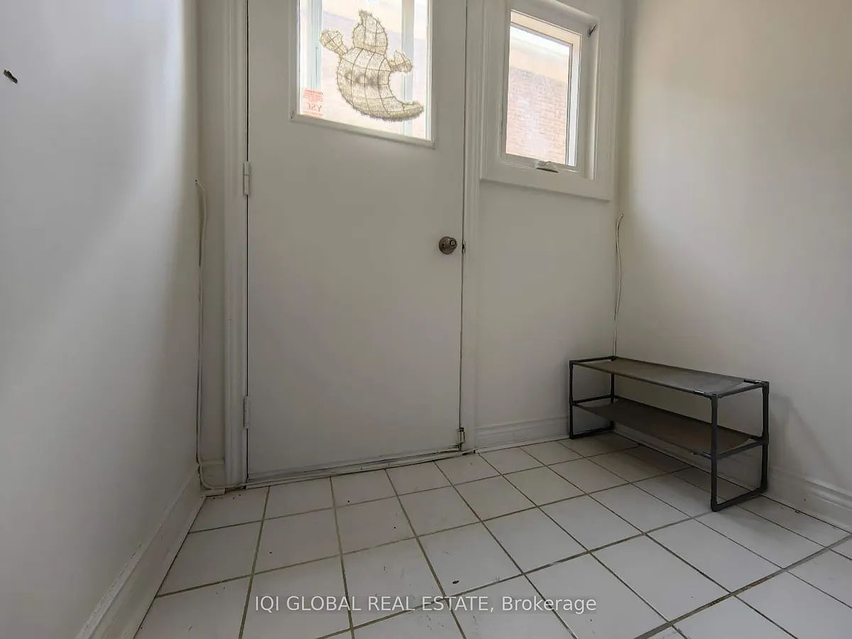 Building Photo - 6 Equestrian Ct #BASEMENT