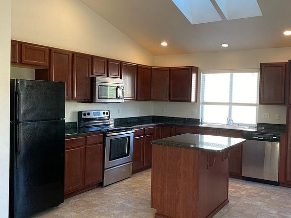 5th image of 2920 Haig Dr SE