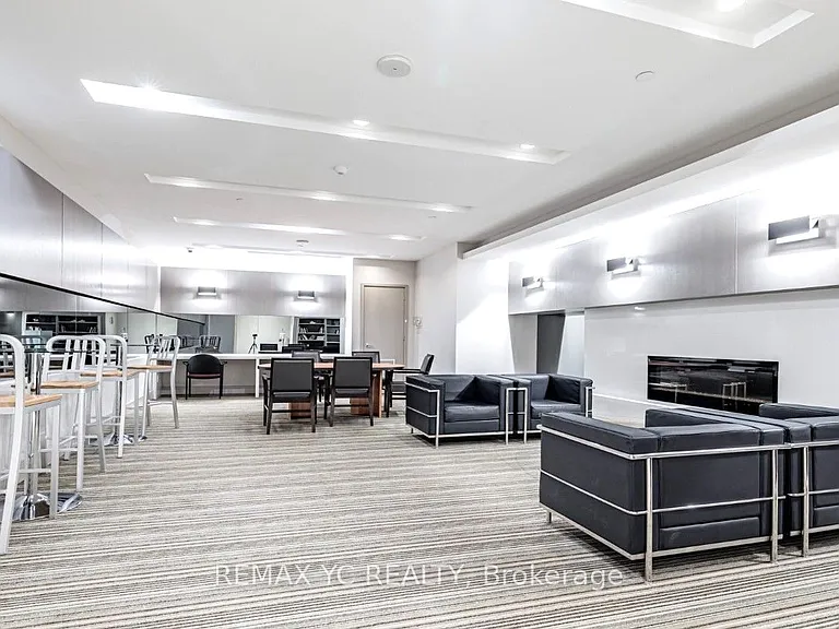7165 Yonge St #1007 — Photo 26