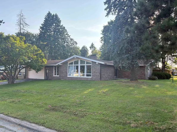 5075 Welsh Rd, Rockford, IL 61107