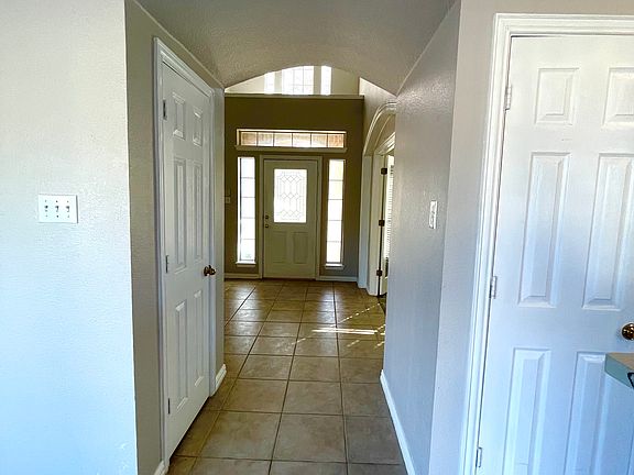 2nd image of 322 Suncreek Dr
