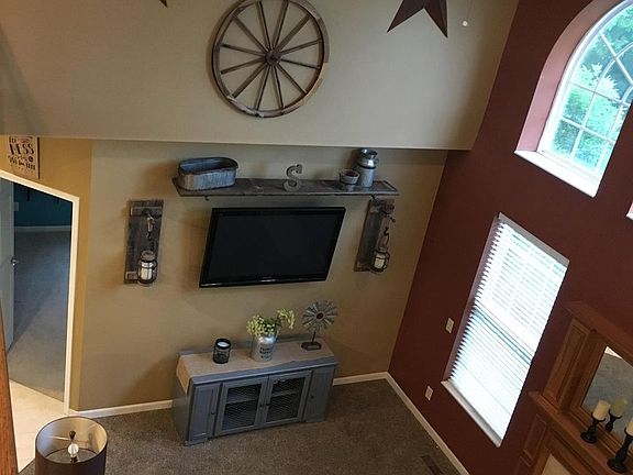 4th image of 6628 Red Pine Dr