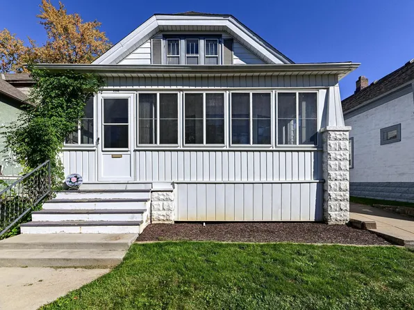 2142 N 61st STREET, Wauwatosa, WI 53213