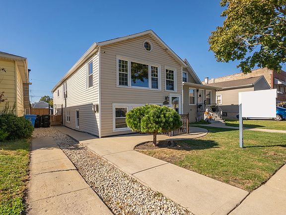 4th image of 3420 N Oketo Ave