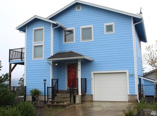 410 Mary Ann Ave NE, Ilwaco, WA 98624