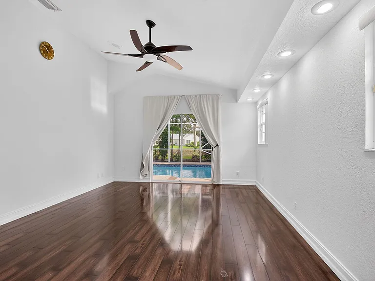 7558 Ironbridge Cir — Photo 21