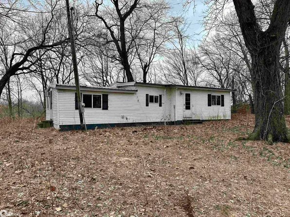 2369 Road 1300, Oquawka, IL 61469