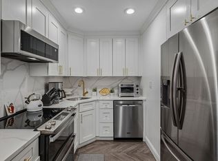 10-10 166th St #4A, Whitestone, NY 11357