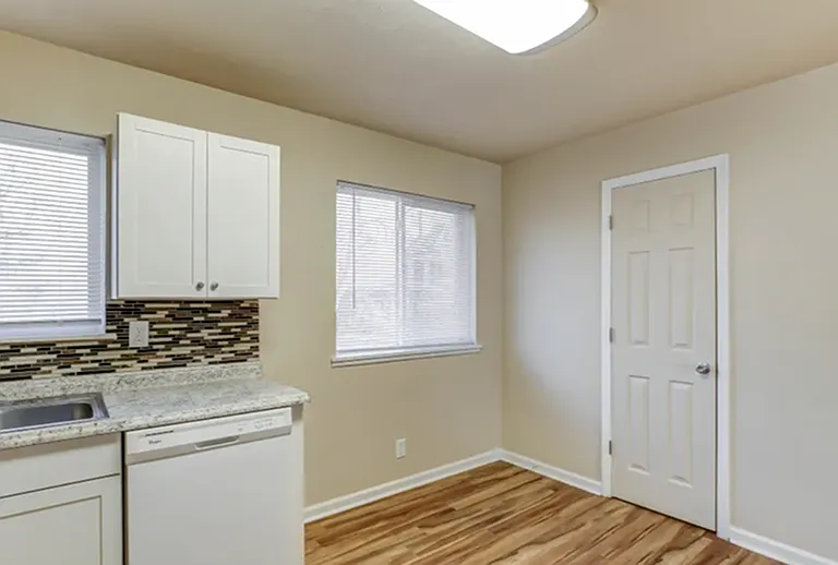 Breakfast Nook & Pantry Breakfast Nook & Pantry