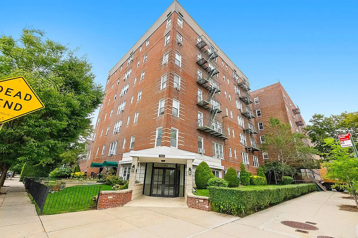 7520 Ridge Blvd APT 3D photo 1