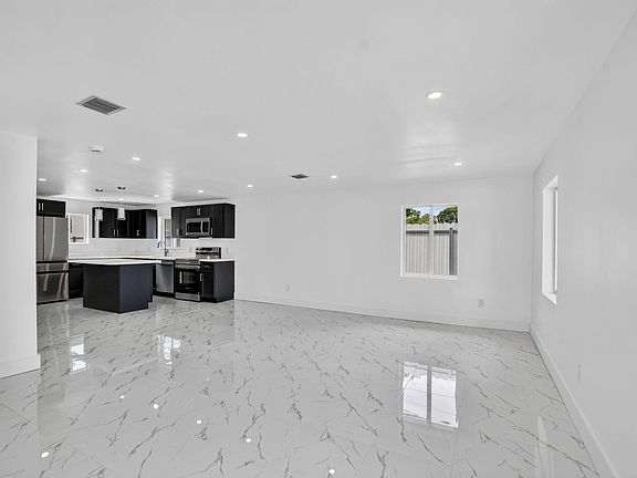 4th image of 182 SW 6 Street