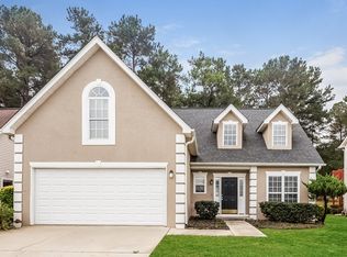 70 Harbour Lake Dr, Fayetteville, GA 30215