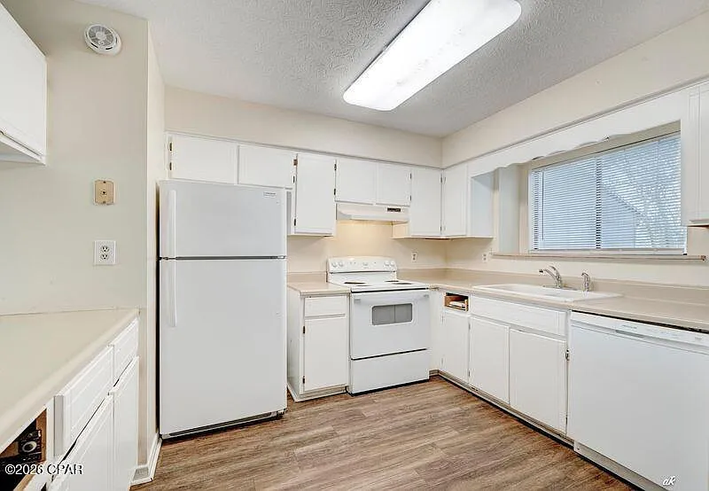 3 bed, 2.5 bath, 1547 sqft, $1,750 — Photo 3