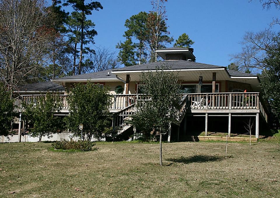 1st image of 253 Lakefront Dr