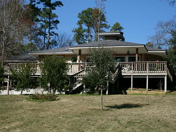 253 Lakefront Dr, Onalaska, TX 77360