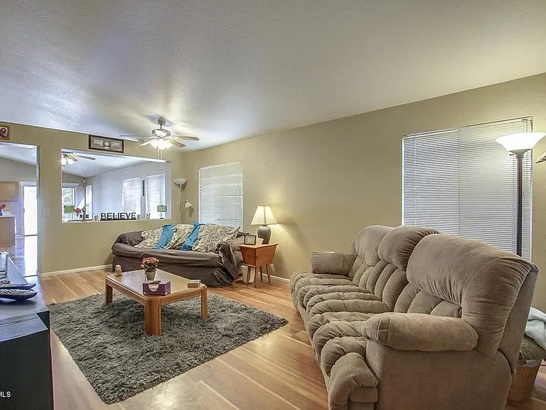 2342 E Springfield Pl — Photo 13