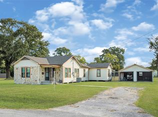 203 S 6th St, Highlands, TX 77562