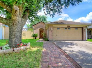 903 Briarcreek Dr, Baytown, TX 77521