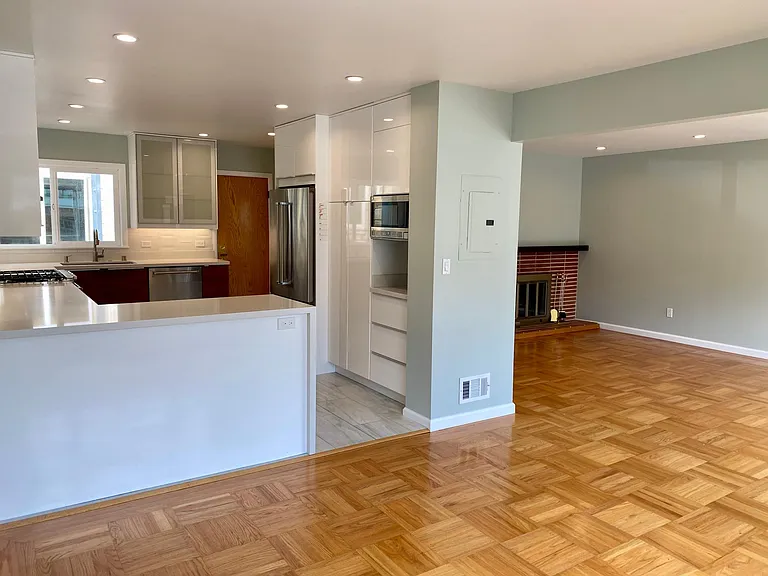 444 Moraga St — Photo 3