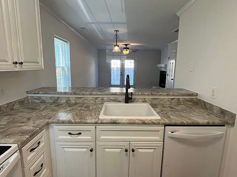 154 Lullwater Dr #A — Photo 6