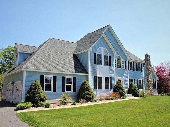 3rd image of 8 Newell Farm Dr