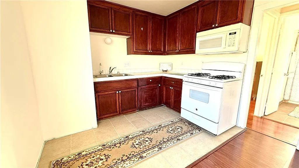 1 bed, 600 sqft, $1,600 — Photo 2