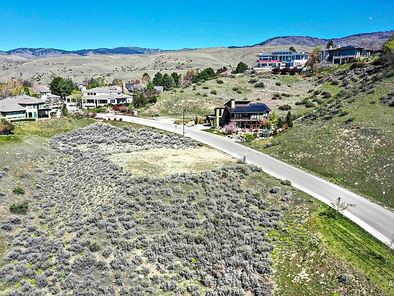 3rd image of 4335 N Sandpoint Way
