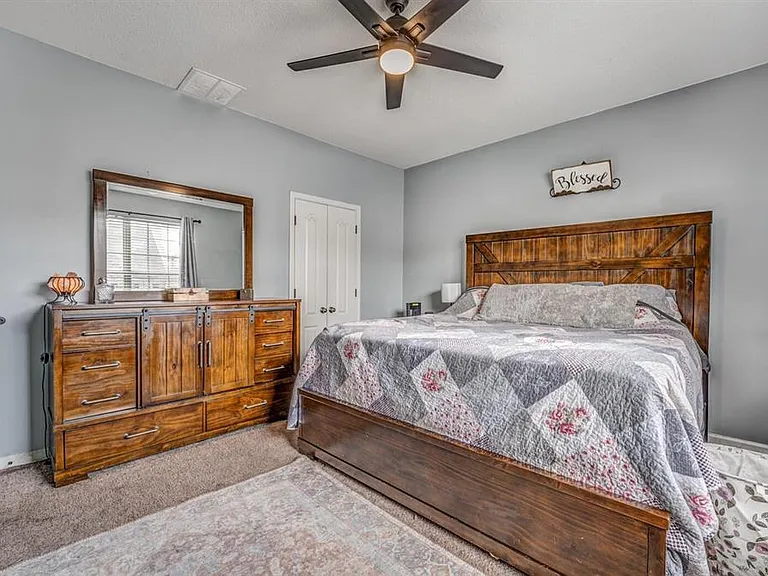 10222 Sterling Ridge Dr — Photo 15