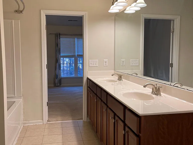 117 Inisfree Pl — Photo 5