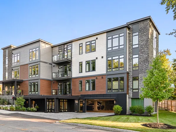 20 Kinmonth Rd #201, Newton, MA 02468