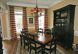 4th image of 322 Crandon Dr