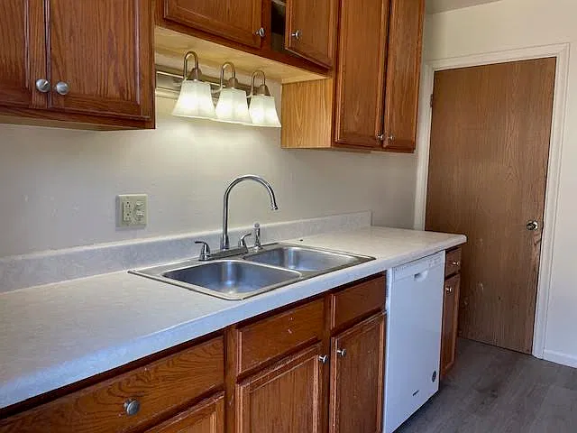 3 bed, $1,185 — Photo 3