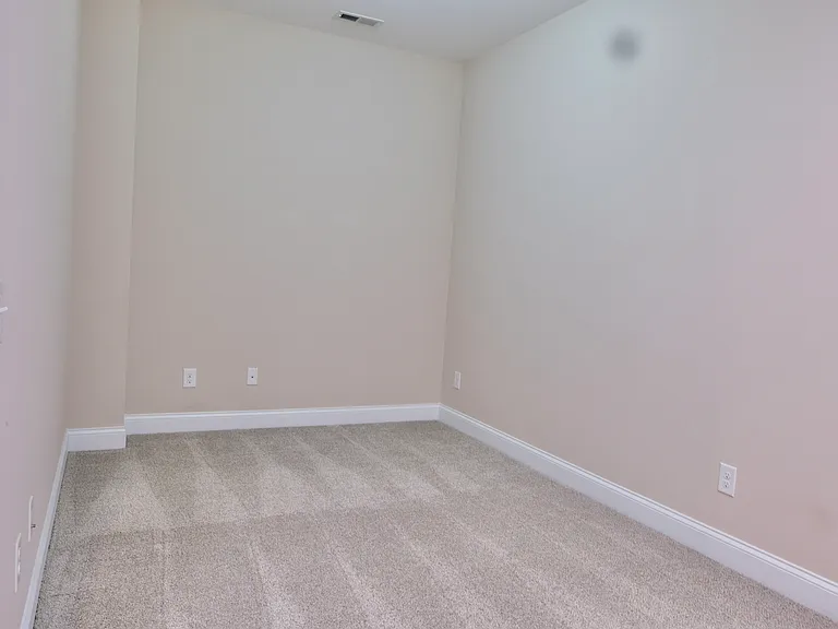 10220 Vanguard Pkwy — Photo 64