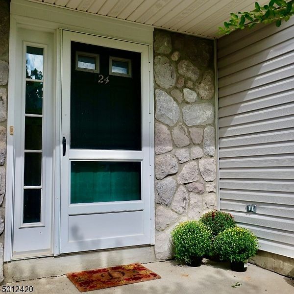 1st image of 24 Beechmont Ter