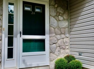 24 Beechmont Ter, Hamburg, NJ 07419