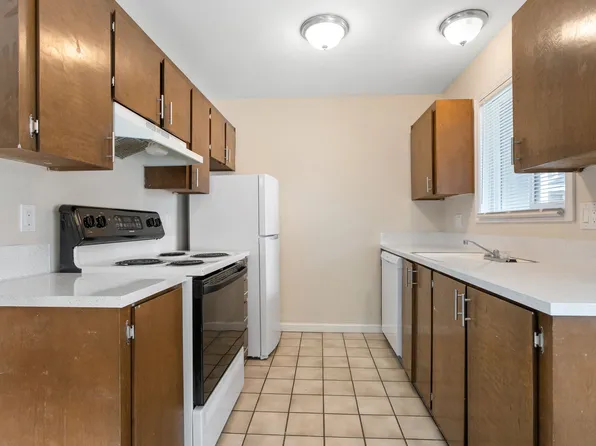 Queens Commons, 16520 NE Glisan St #10, Portland, OR 97230