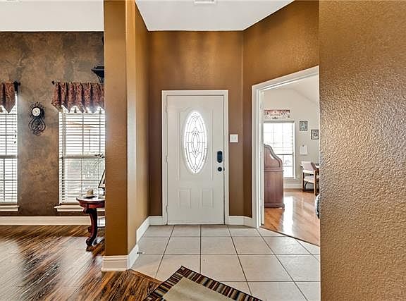 3rd image of 611 Tolleson Dr