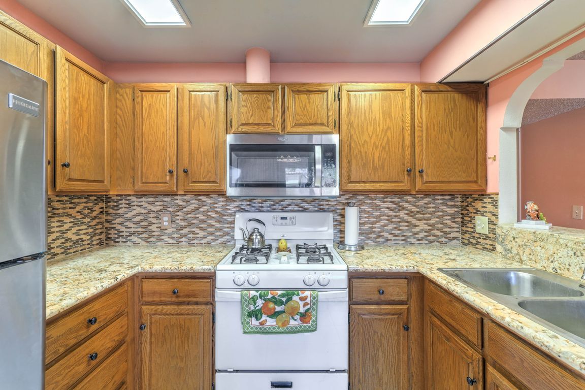 next background image