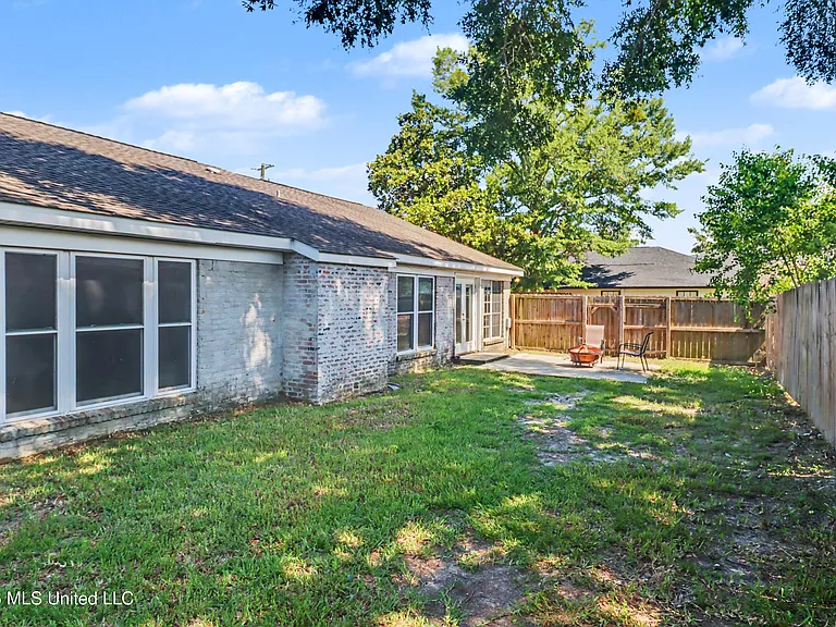 412 Woodland Park Dr — Photo 25