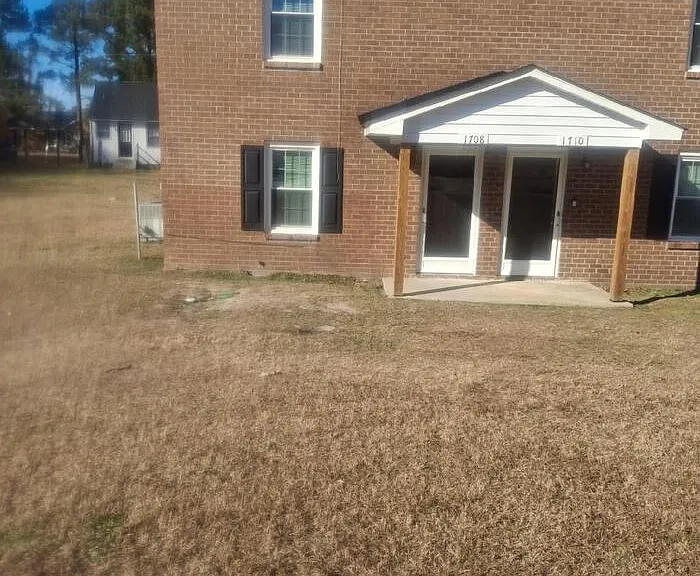 1700 Fletcher Dr — Photo 1