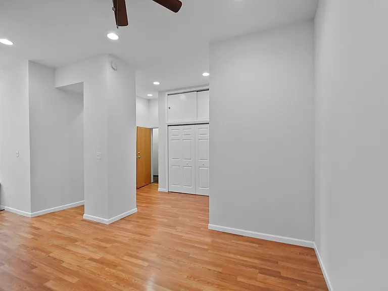 51 Mac Dougal St #1R — Photo 14