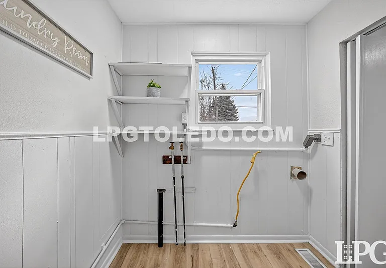 927 W Northgate Pkwy — Photo 35
