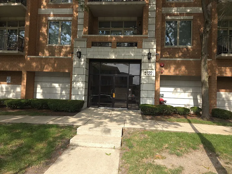 4330 N Neva Ave #305 — Photo 2