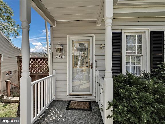 3rd image of 1745 Elk Ave