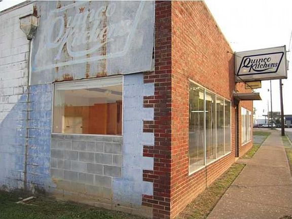 2nd image of 3709 Dodds Ave