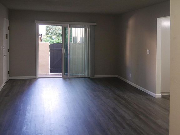 3rd image of 200 Towne Ter APT 1